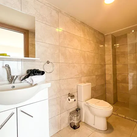 Ni Marin Ξενοδοχείο