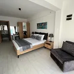 Ni Marin Otel