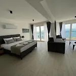 Otel Ni Marin 5*